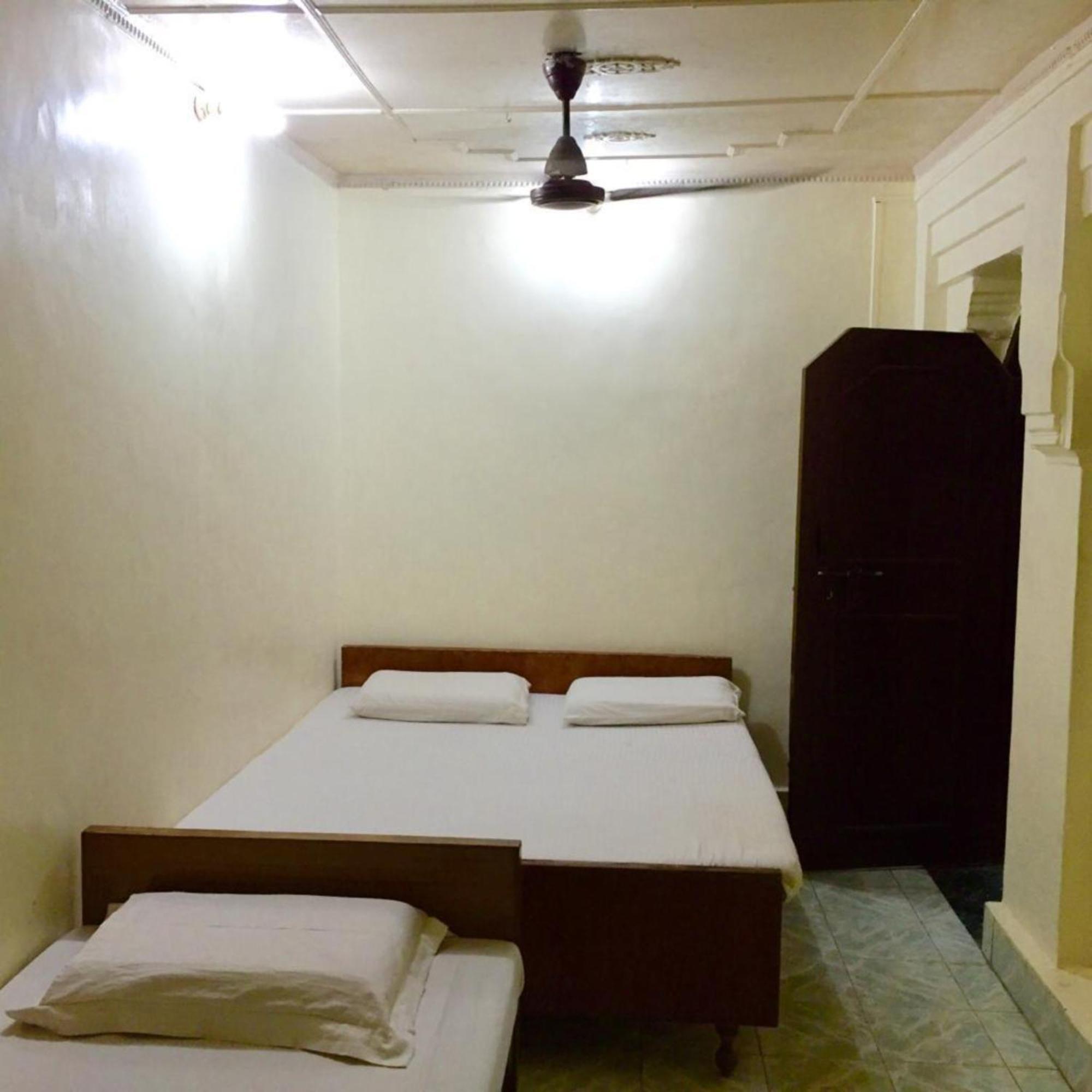 Grg Shanti Guest House Varanasi Near Manikarnika Ghat Bagian luar foto
