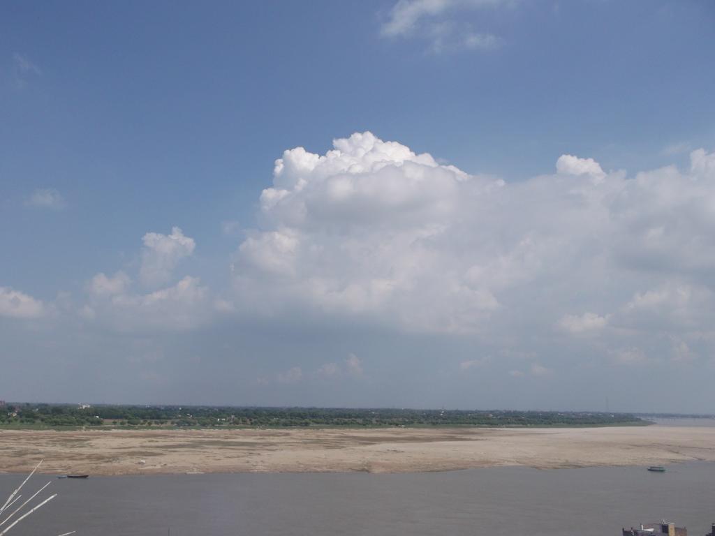Grg Shanti Guest House Varanasi Near Manikarnika Ghat Bagian luar foto